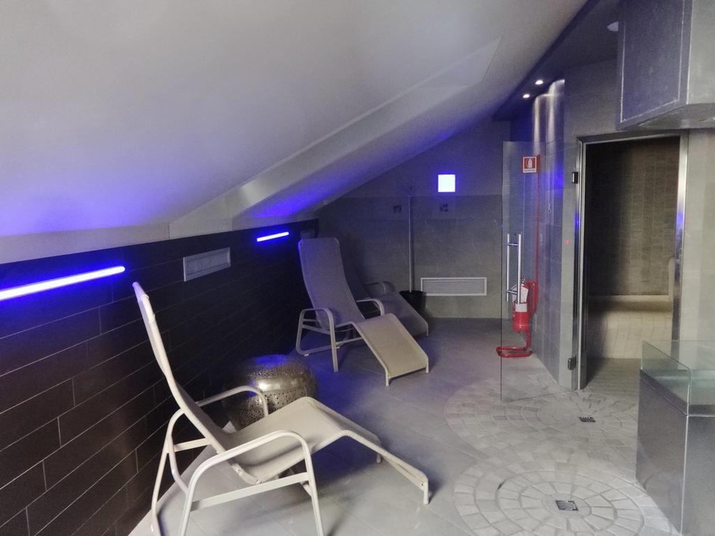 Hotel Excelsior Magenta Buitenkant foto